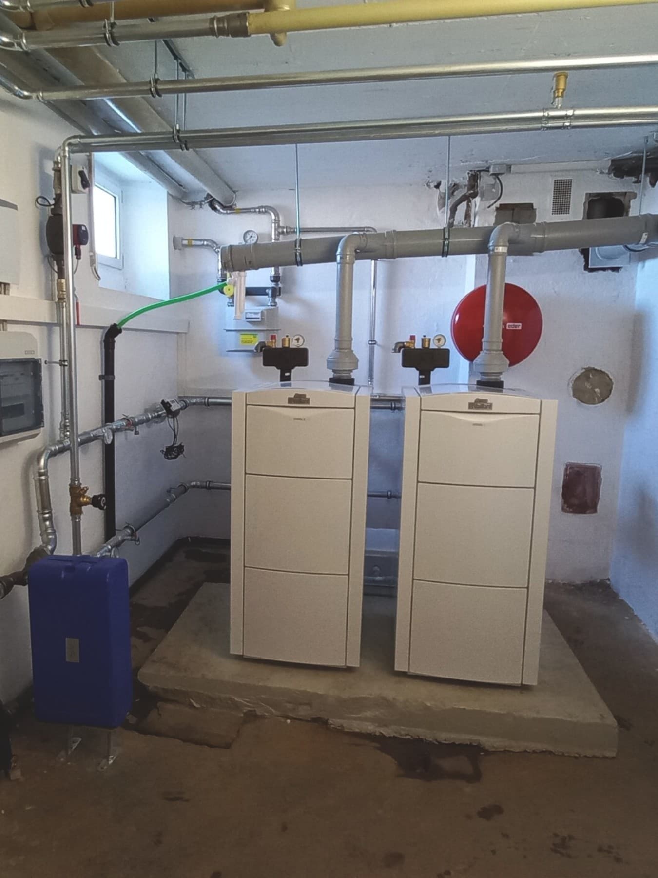 Vaillant Geräte in einem Keller