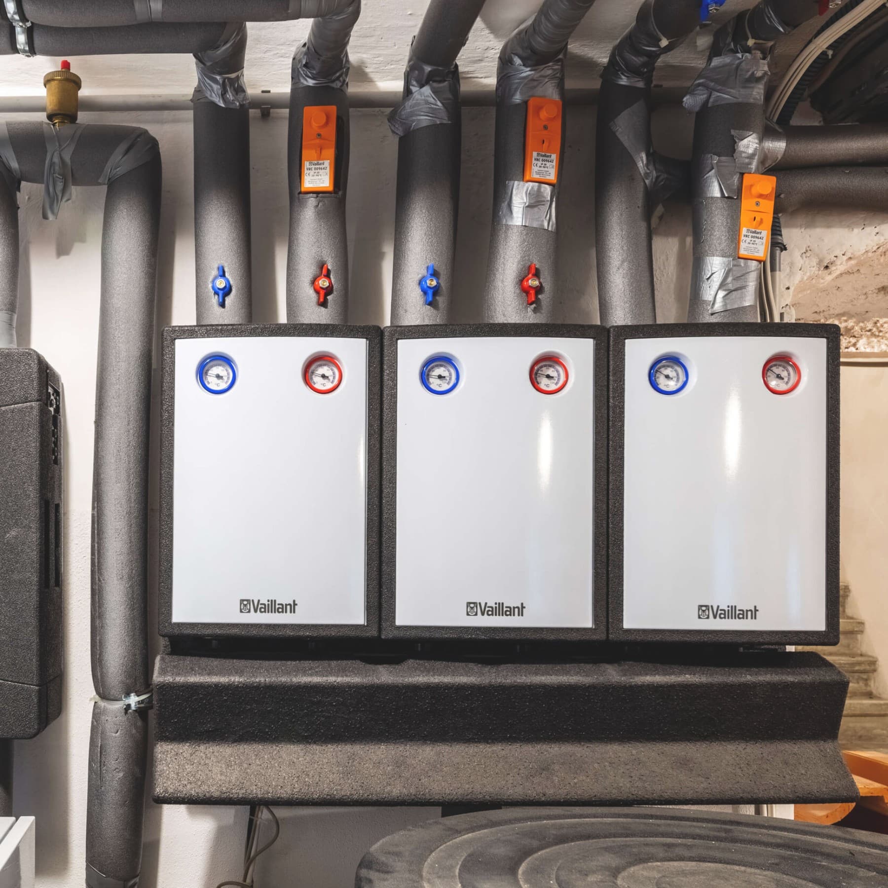 Vaillant Geräte an der Wand montiert