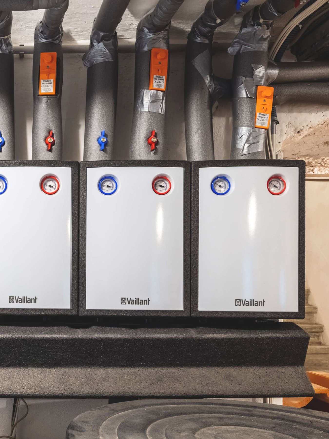 Vaillant Geräte an der Wand montiert