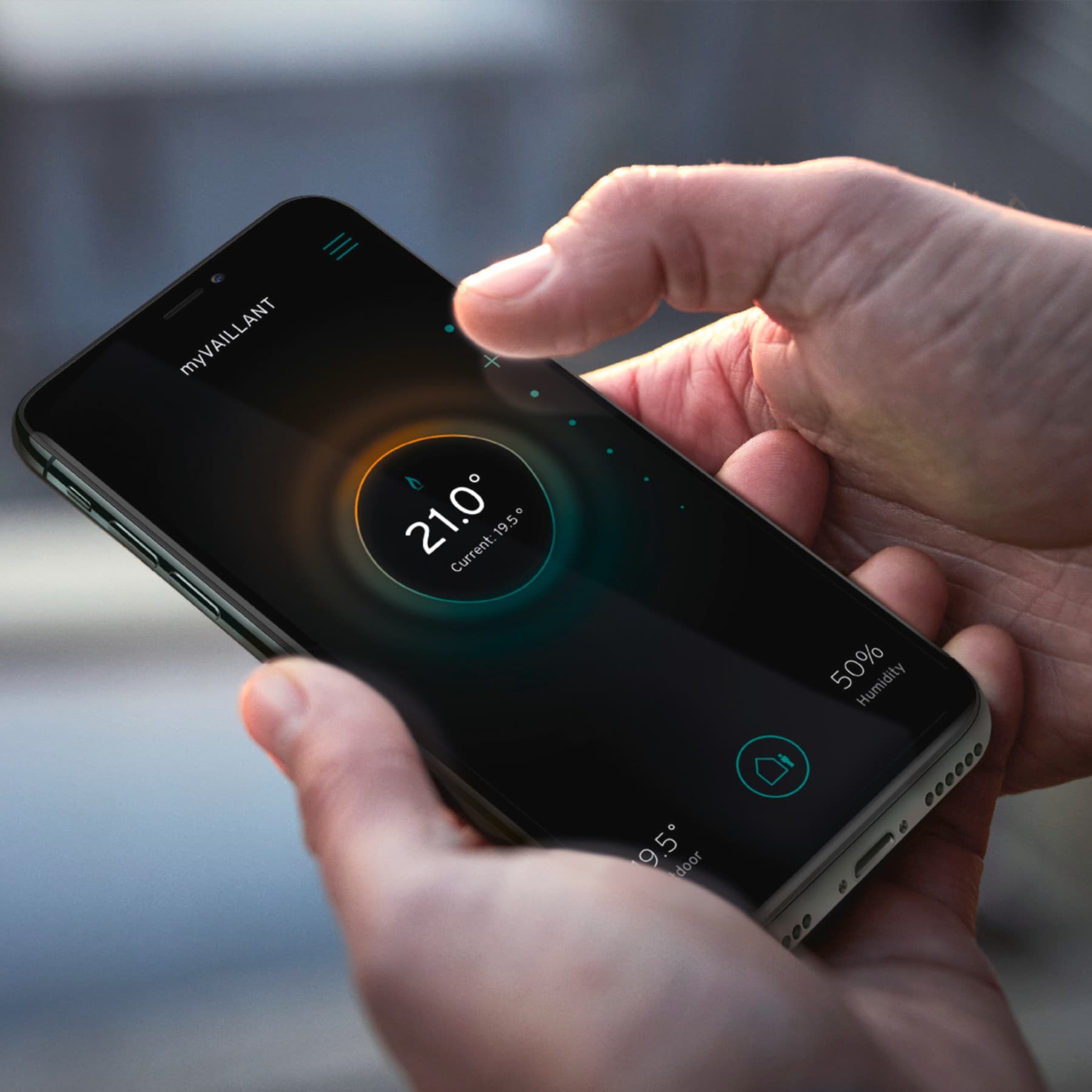 Hand mit Smartphone