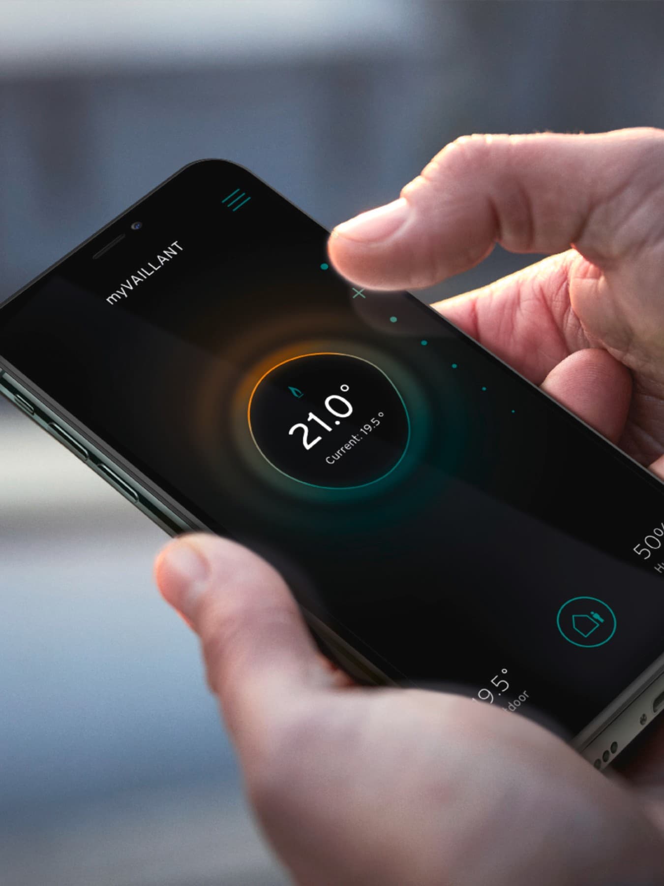 Hand mit Smartphone