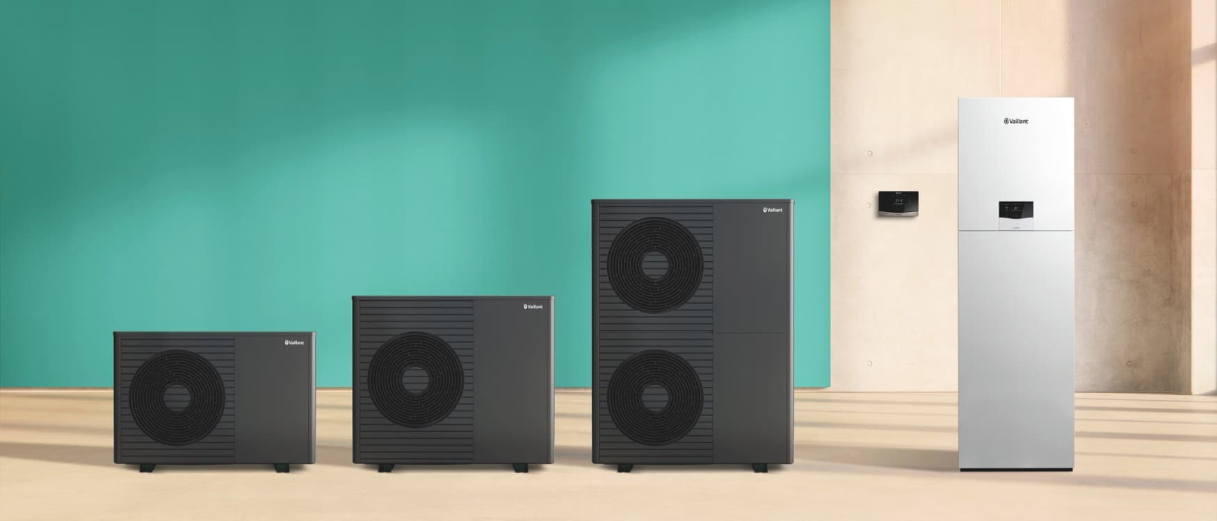 Die aroTHERM plus Wärmepumpenfamilie mit sensoCOMFORT (Regelung) und dem neuen kompakten uniTOWER (Inneneinheit)