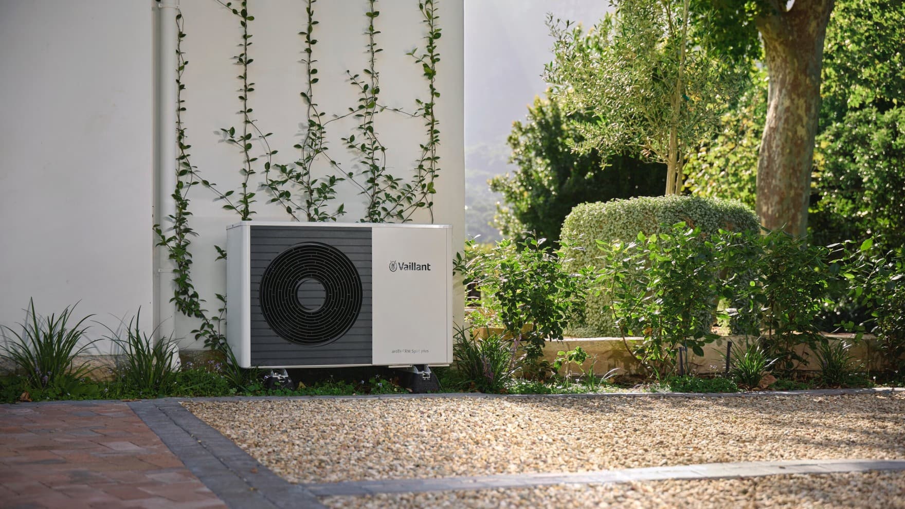 aroTHERM Split plus außerhalb eines Hauses