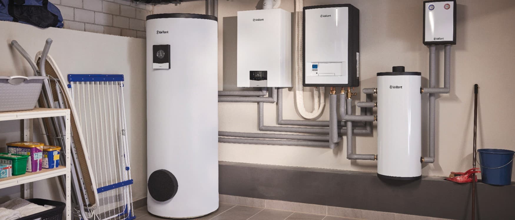 Ein Vaillant Hybridsystem mit Gasheizung und Wärmespeicher.