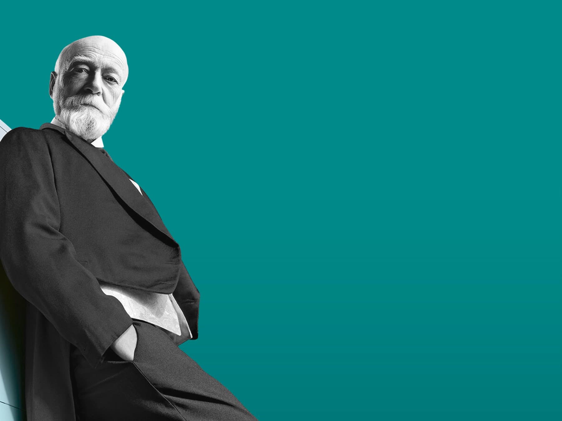 Johann Vaillant lehnt sich an eine Wärmepumpe