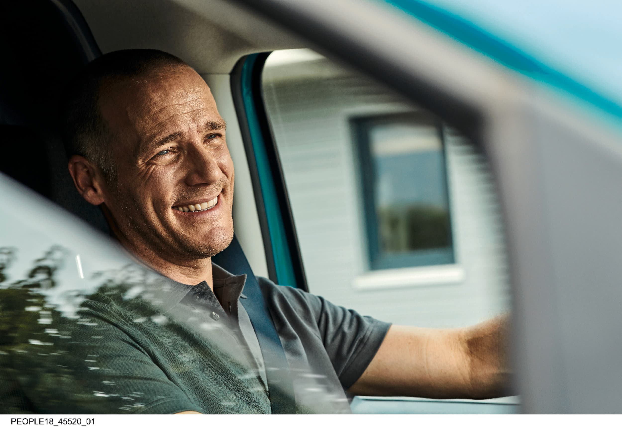 Installateur im Auto